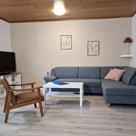 Grosszuegige Ferienwohnung 4+1 P. Büttelborn Exteriör bild